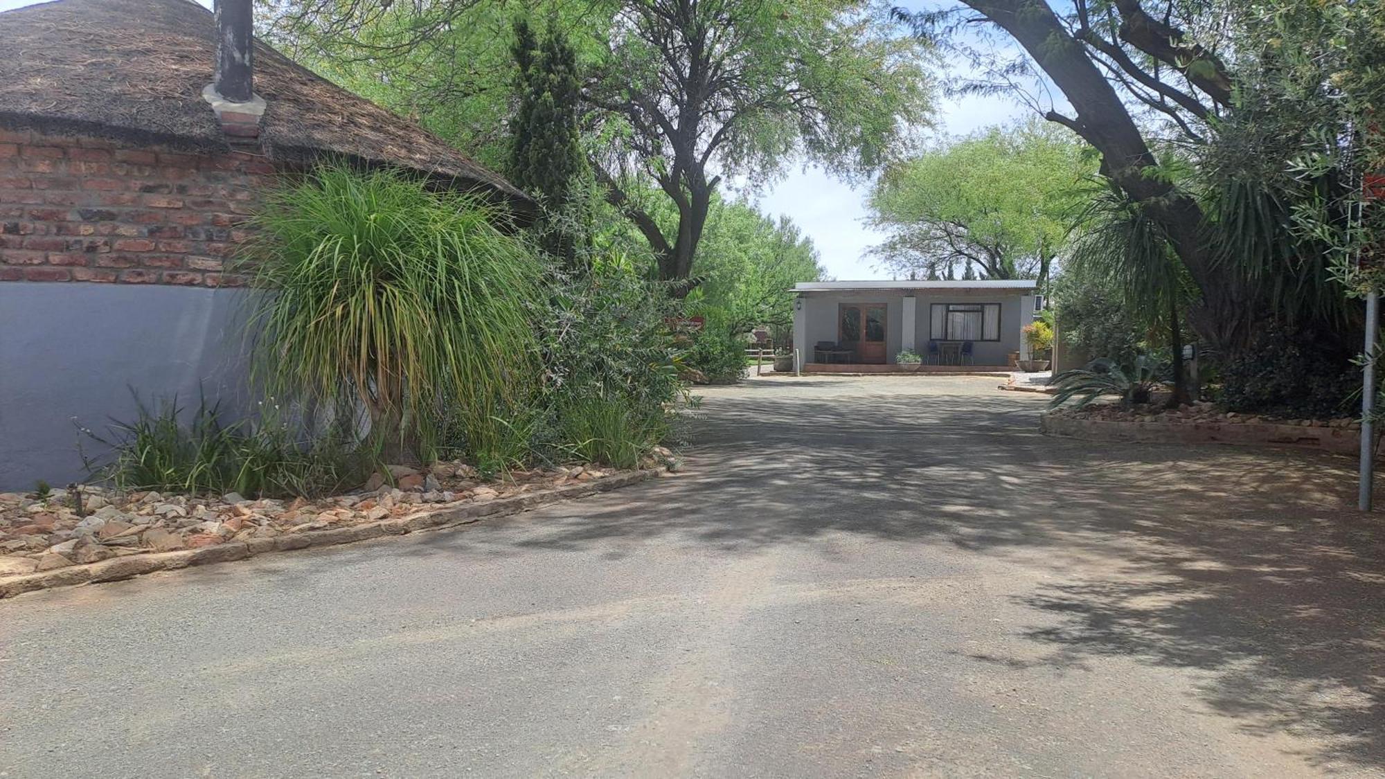 African Dawn B&B Calvinia Екстер'єр фото